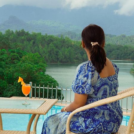 Отель Serene Aqua Hills Kozhikode Mennanyam Экстерьер фото
